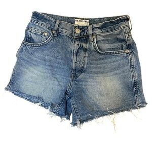 Free People We the Free button fly Jean shorts cut offs blue light wash 25